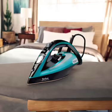 Парова праска Tefal Ultimate Pure FV9844, 3200 Вт, мікрофільтр від накипу, підошва Durilium Airglide Autoclean, авто-відключення, резервуар 0.35 л, чорна/синя
