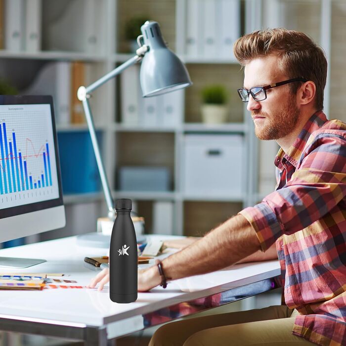 Термос-пляшка спортивна Grsta 750 мл, з нержавіючої сталі, подвійні стінки, BPA-Free, для кемпінгу, подорожей та спорту (чорний)