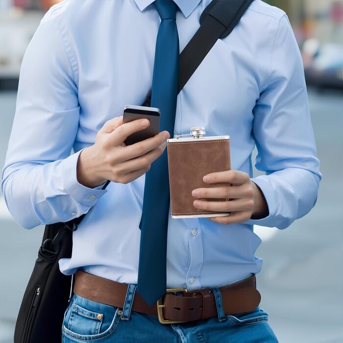 Фляга з гравіюванням, набір фляги з чашкою та воронкою, персоналізовані подарунки (8oz/237ml, коричнева)