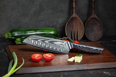 Професійний кухонний ніж Santoku Wolfblood PRO XL 31 см з 67-шарової дамаської сталі з дерев'яною ручкою, подарункова коробка та чохол
