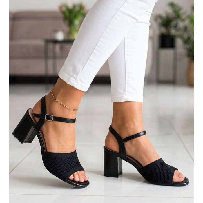 Жіночі чорні босоніки на стійких підборах, літнє взуття 19490 39