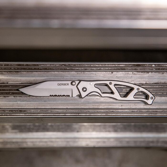 Gerber folding knife with plain edge and pocket clip