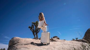 Набір валіз DELSEY PARIS Comete 3.0 (20/24/28) сірий (Графіт/Природний колір), жорсткий корпус, розширюваний, на спін-колесах