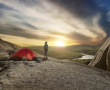 Garmin Instinct - водонепроникний GPS-годинник зі спортивними та фітнес-функціями. Вимірювання частоти серцевих скорочень на зап'ясті, фітнес-трекер та сповіщення зі смартфона. Різні моделі (Instinct Solar, Lila)