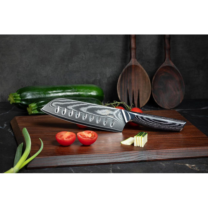 Професійний кухонний ніж Santoku Wolfblood PRO XL 31 см з 67-шарової дамаської сталі з дерев'яною ручкою, подарункова коробка та чохол