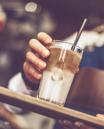 GASTROBACK #42643 - Електрична кавомолка з цифровим дисплеєм, 31 ступінь помелу, 2 автоматичні режими, срібно-чорний колір