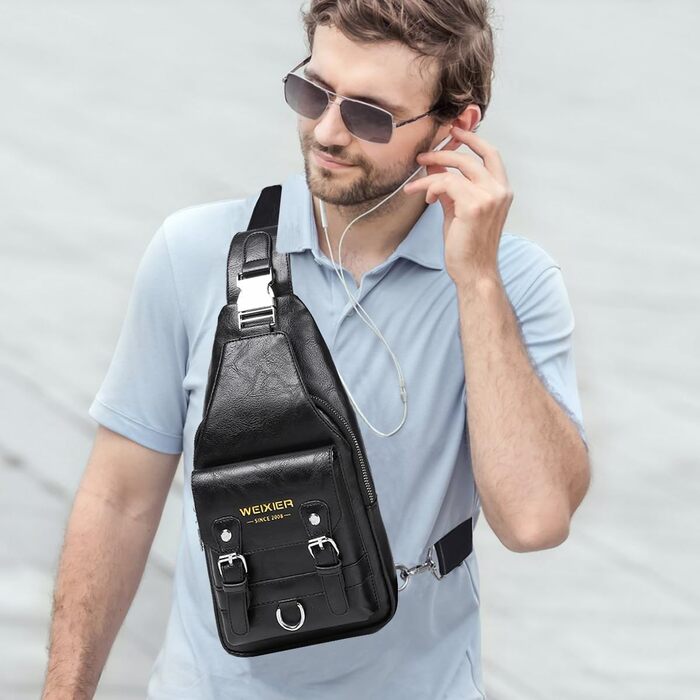 Чоловіча нагрудна сумка через плече з PU-шкіри, чорна. Водостійка, зручна, casual стиль.