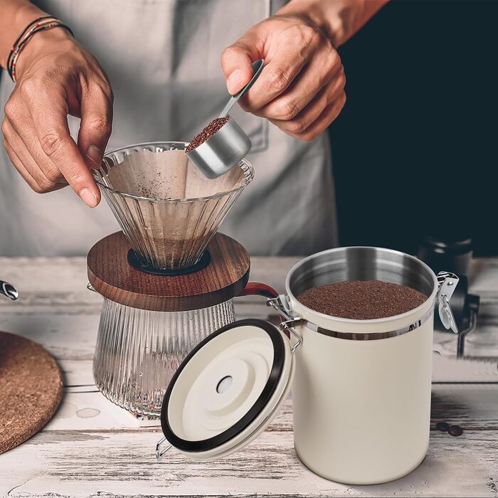 Пластиковий контейнер для кави 1 кг з дозатором, датою та мірною ложкою, 2.8 л, нержавіюча сталь, для кави, чаю, горіхів, какао (Бежевий)