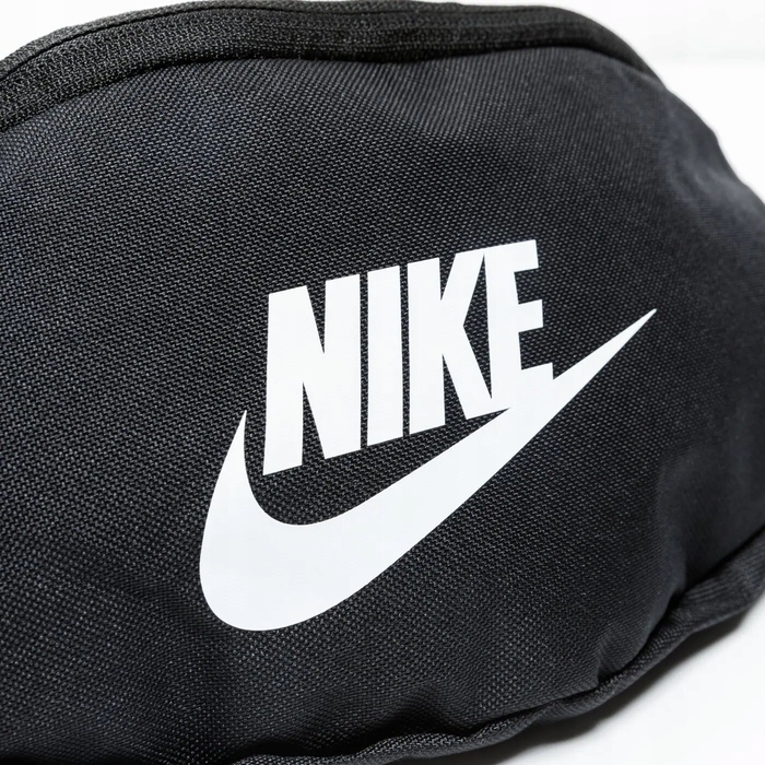Спортивна сумка-бананка Nike Heritage унісекс, чорна DB0490-010