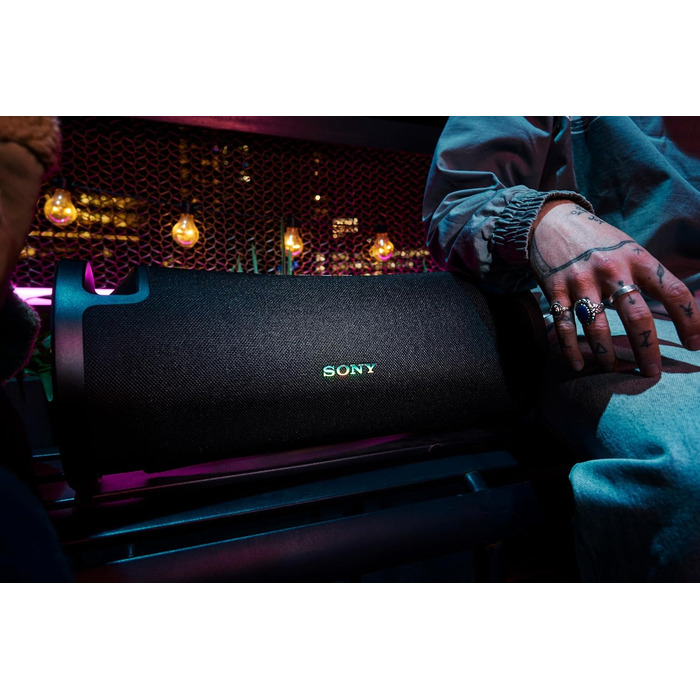 Sony ULT Field 7: Портативна Bluetooth колонка з ULT Bass Boost, 30 год автономії, Powerbank, захист від води/пилу, LED, мікрофон/гітара - Чорний
