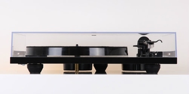 Вініловий програвач Rega Planar 1 Plus, білий