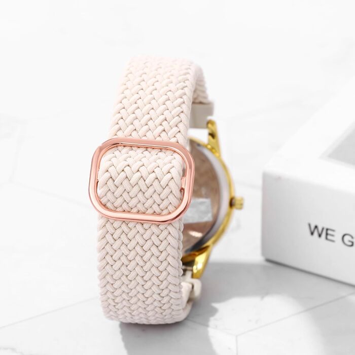 Аналоговий кварцовий годинник JewelryWe з еластичним плетеним ремінцем, великі цифри та календар, унісекс (бежевий)