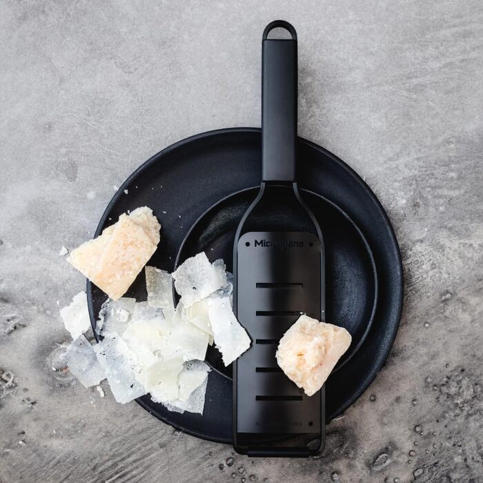 Тертка Microplane Black Sheep велика для цитрусових, пармезану, імбиру, шоколаду та мускатного горіха (нержавіюча сталь, США)