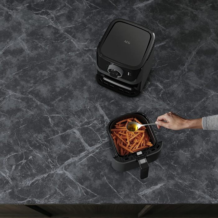 AEG AF5-1-4GB Hot Air Fryer/Frying/Grilling/Roasting/Baking/with little to no oil / 2.5 l capacity/dishwasher-safe / 80-200 °C/programmable/black Black 2.5l capacity Series 6000