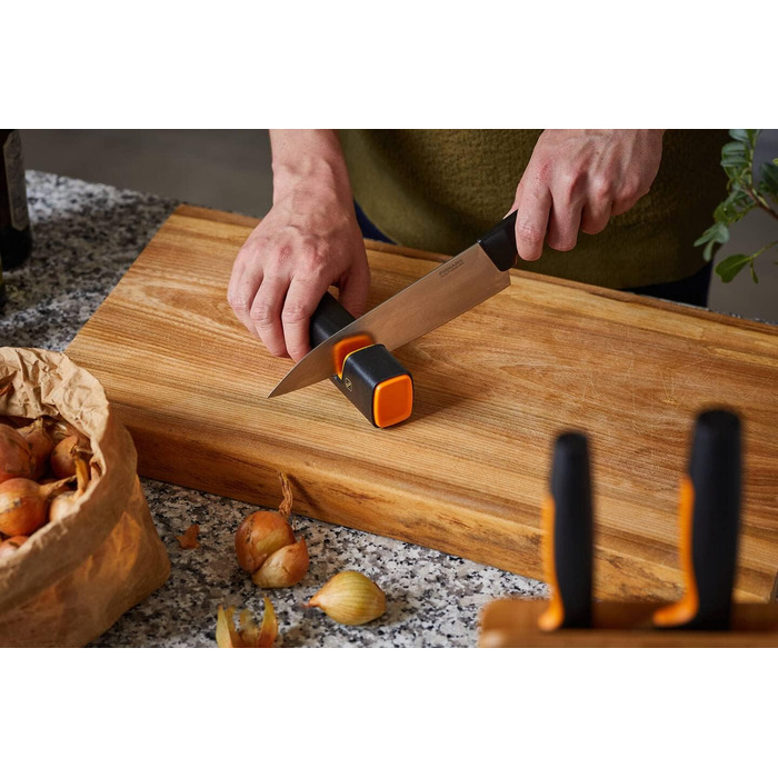 Точилка для ножів Fiskars Edge 17 см, дерев'яна (береза), чорна - 1003099