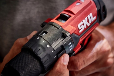 Акумуляторний шуруповерт Skil 20 V CD1E3018CA