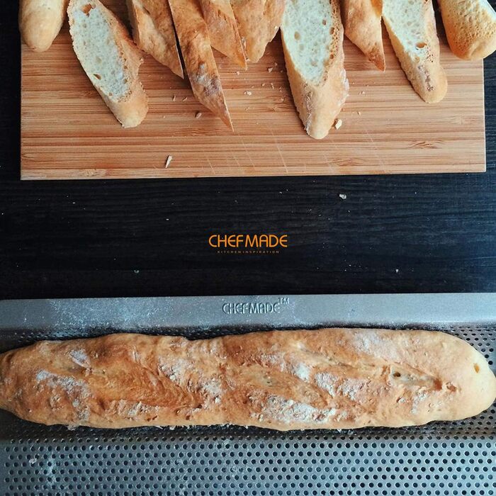 CHEFMADE Перфорована форма для багета 38 см, 3-х секційна, антипригарна, для французького хліба, шампань-золото, для духовки