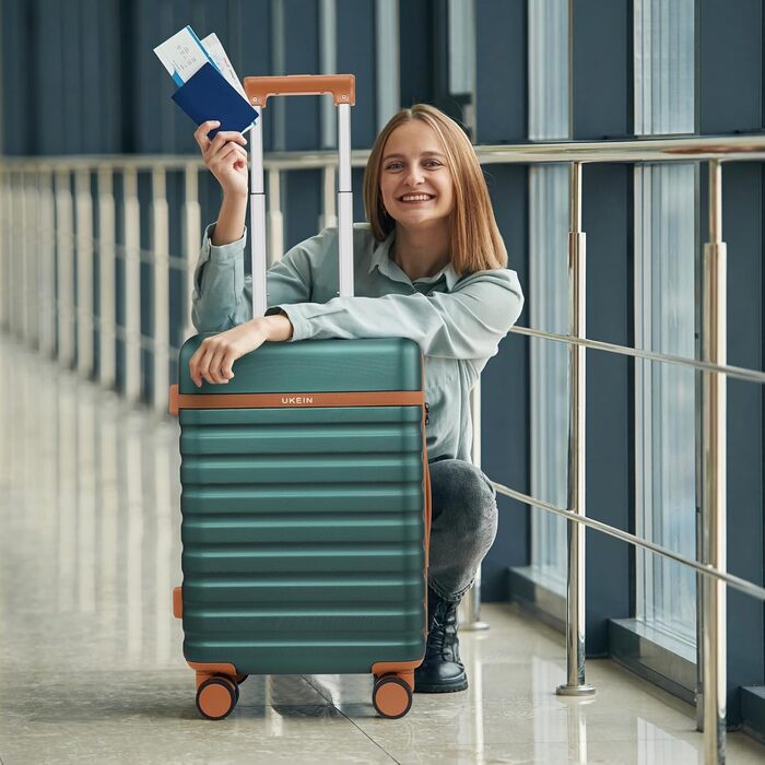 Набір валіз UKEIN 3 шт. з PC корпусом, міцний дорожній набір, ручна поклажа з TSA замком, 4 спіннер колеса, рюкзак та косметичка (3 шт.) (Темно-зелений)