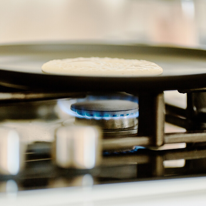 Relaxdays Crepe Pan, Aluminum Casting, Black, 25 cm
