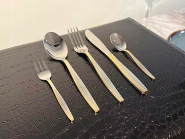 Набір столових приборів у кейсі-валізці, нержавіюча сталь, 72 предмети на 12 осіб