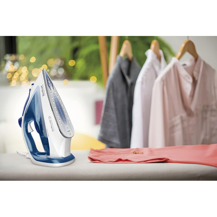 Tefal FV5751 Durilium Plus Steam Iron, 220g Steam Shot, 2700W, Test Winner 2019 best sole | Durilium AirGlide sole with three steam zones, self-cleaning function, anti-scale system