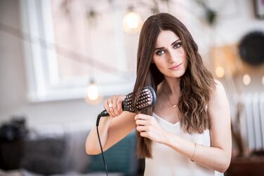 Випрямляч для волосся Remington 2in1 CB7400: Щітка-випрямляч, чорний, 150-230°C