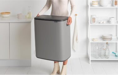 Відро для сміття Brabantia біле, 60 літрів, з внутрішнім відром (сірий мінеральний бетон)
