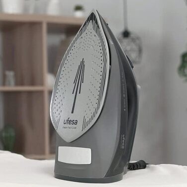 Праска дорожня Ufesa PV0500, 1100W, з нержавіючою підошвою, подвійне напруження 110-230V, з функцією пара, компактна