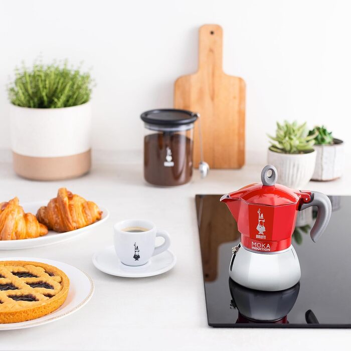 Bialetti - Moka Induction, Moka Pot, Suitable for All Cooktops, 4 Cups Espresso (150ml), Red 4 Cups New Moka Induction Red