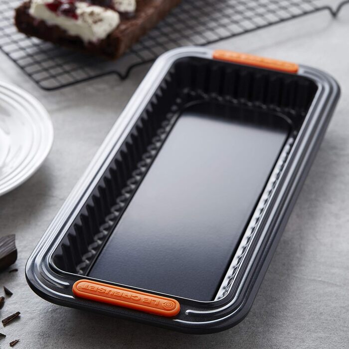 Форма для тарту Le Creuset антипригарна, прямокутна, 33x13x3 см, зйомне дно, стійка до закваски, з карбоністої сталі, антрацит/помаранчева