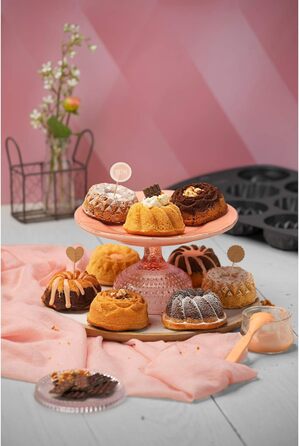 Форма для кексів Kaiser Inspiration, 9 кексів, 3 дизайни гугельхупф, антипригарне покриття, 38 x 27 см