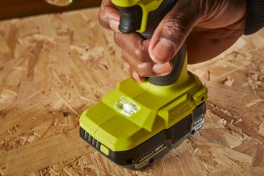 Акумуляторний шуруповерт Ryobi 18 V безщітковий, 54 Нм