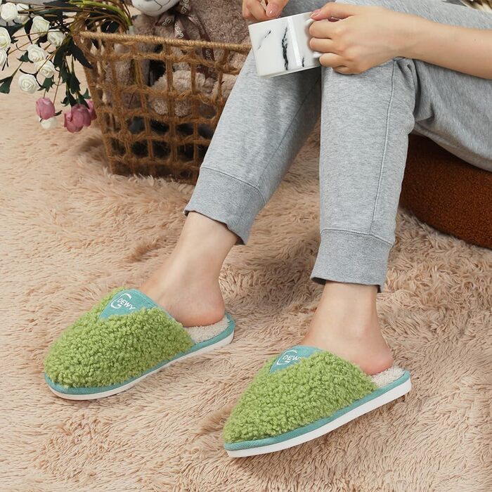 Тапочки зимові жіночі та чоловічі, плюшеві, теплі, м'які, зручні, з пам'яттю форми, антиковзаючі, зелені (37.5/38.5 EU)