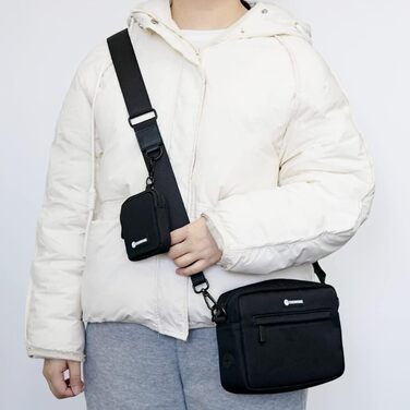 Сумка для ласощів для собак COOWONE, водонепроникна, з інтегрованим диспенсером для відходів, регульована через плече (Чорна)