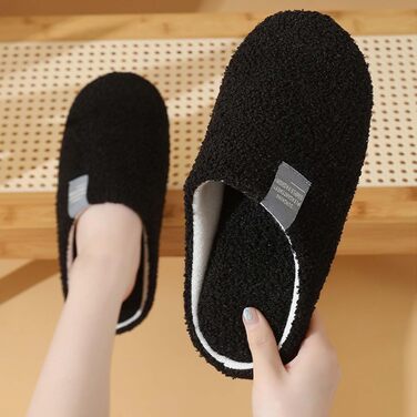 Чоботи додому зимові, плюшеві, теплі та зручні тапочки для дому та вулиці, антиковзні, дихаючі гостьові тапочки для жінок та чоловіків, чорні 40/41 EU