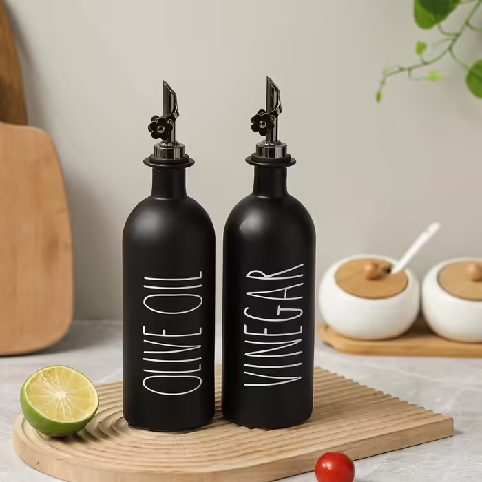 HOMCDALY Olive Oil Dispensers for Kitchen, Glass, Oil and Vinegar Dispenser Set, Olive Oil Bottles with Bamboo Tray, 473 ml, Black, 473 ml, Black