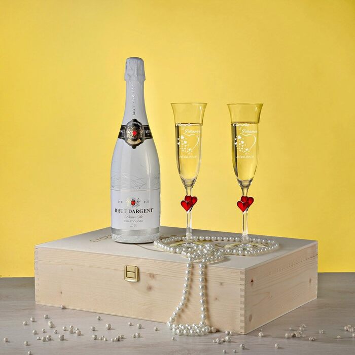 Polar Effect 2 Champagne Flutes with Red Hearts and Champagne Bottle in Gift Box - Personalized with Engraving - Wedding Gift Idea Champagne Glass Set - Heart Motif
