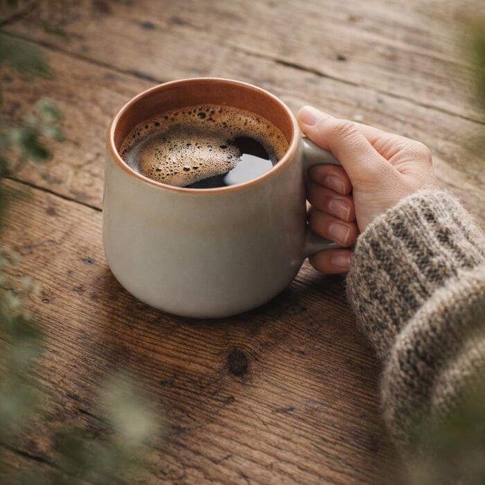 Набір керамічних кавових чашок 4 шт, 470 мл – чашки з фаянсу у скандинавському стилі – великі кавові чашки, чашки для чаю та напоїв – для кави та чаю – підходять для мікрохвильової печі та миття в посудомийній машині, сірий колір