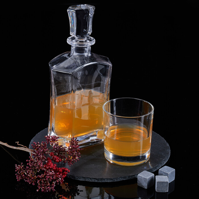 Relaxdays 5-Piece Whiskey Set with Decanter & Glasses