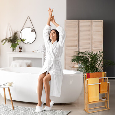 Бамбукова вішалка для рушників Relaxdays з полицею