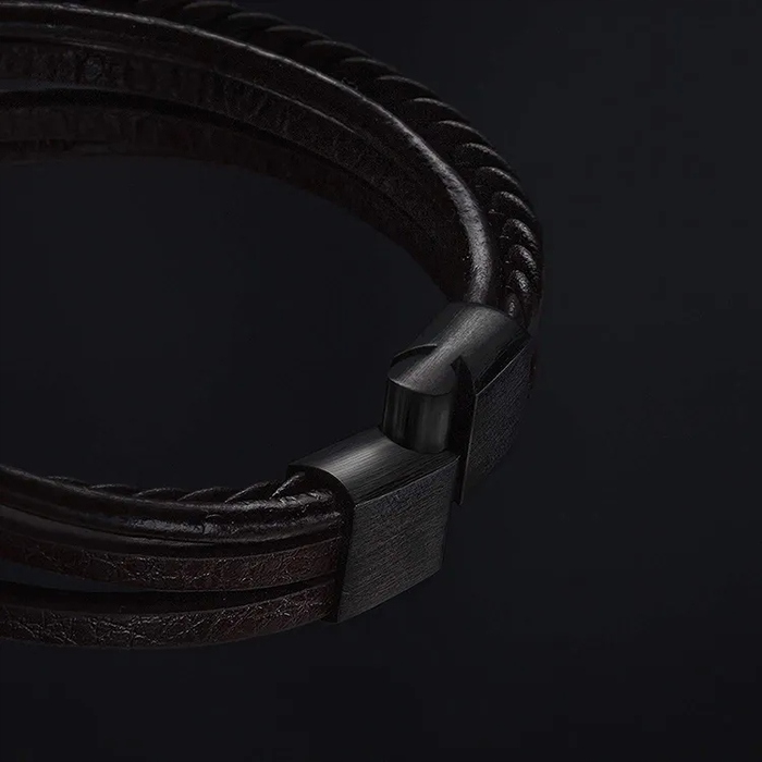 Чоловічий шкіряний браслет Lecerto, чорний, регульований (22 см) з гравіюванням