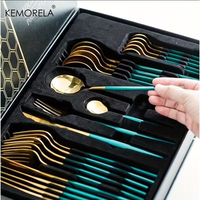 Набір золотих столових приборів 30 предметів — сталь, смарагдово-зелений колір