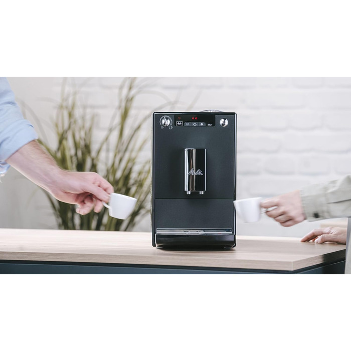 Melitta Solo - Fully Automatic Coffee Machine with Adjustable Spout, Small Coffee Machine with Removable Water Tank, suitable for e.g. Espresso or Café Crème, matte black Matte Black Single