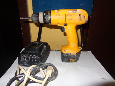 Ударний дриль-шурупокрут DeWalt 12V 57/25Nm 2x2,0Ah DCD706D2