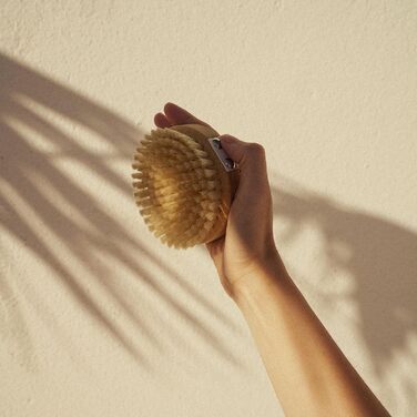 RUHI Body Brush Round - 100% Natural Bristles - Made in Germany / FSC-Certified Beechwood / Plastic-Free / For Dry Brushing Massage (dry brush) / Lymphatic Drainage Against Cellulite