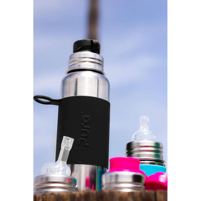 Pura Sport vacuum-insulated 650 ml stainless steel water bottle with silicone sport flip-top closure and sleeve, black (plastic-free, non-toxic certified, BPA-free)
