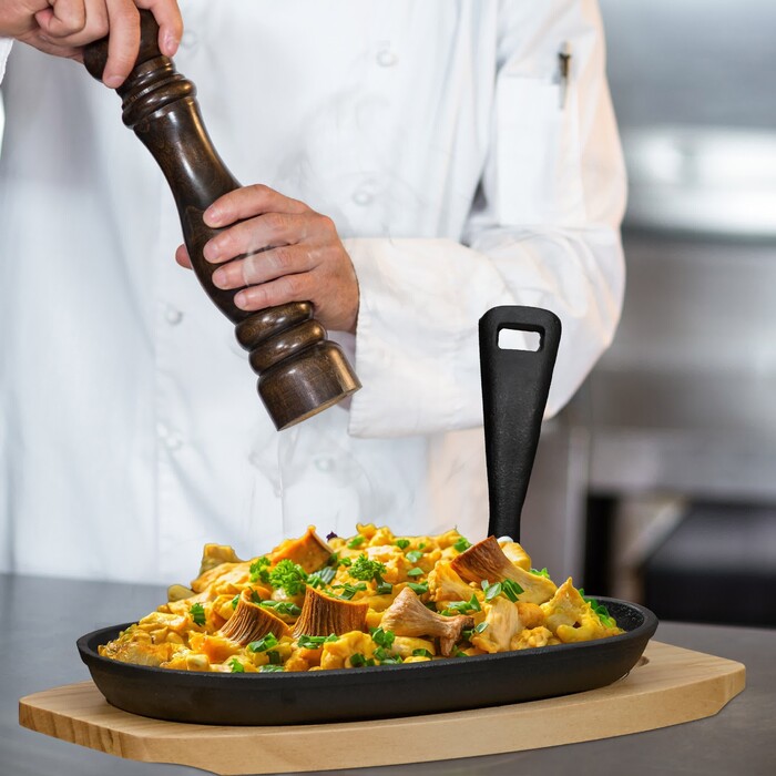 Relaxdays Serving Pan with Wooden Underplate, 2-Piece Set