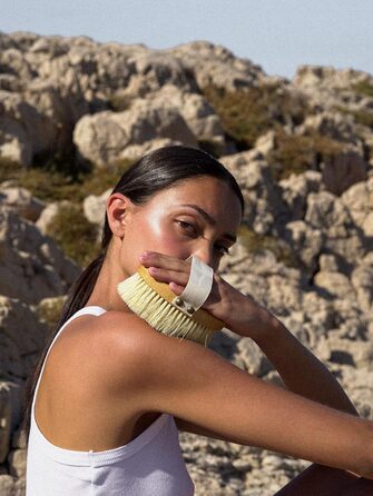 RUHI Body Brush/Dry Brush VEGAN/ 100% Natural Sisal Bristles (HARD)/ handcrafted in Germany, FSC-certified beechwood & plastic-free for dry brushing massage (dry brush) against cellulite
