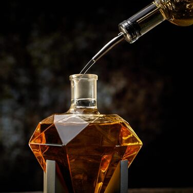 WHISISKEY Whiskey Carafe Set - Whiskey Gift Set - Gifts for Men - Men's Gifts Gift - Birthday Gift for Men - Diamond Decanter 700ML, Gift Box, 4 Whiskey Stones