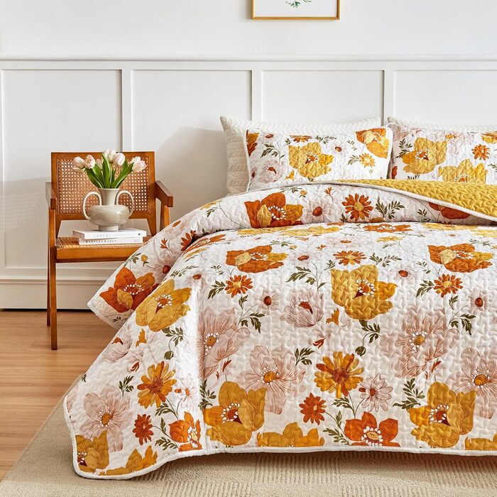 Комплект постільної білизни King Size з жовтим квітковим принтом, 3 предмети, мікрофібра, літній, двосторонній, біло-оранжевий, легкий, всесезонний, 1 стьобана ковдра